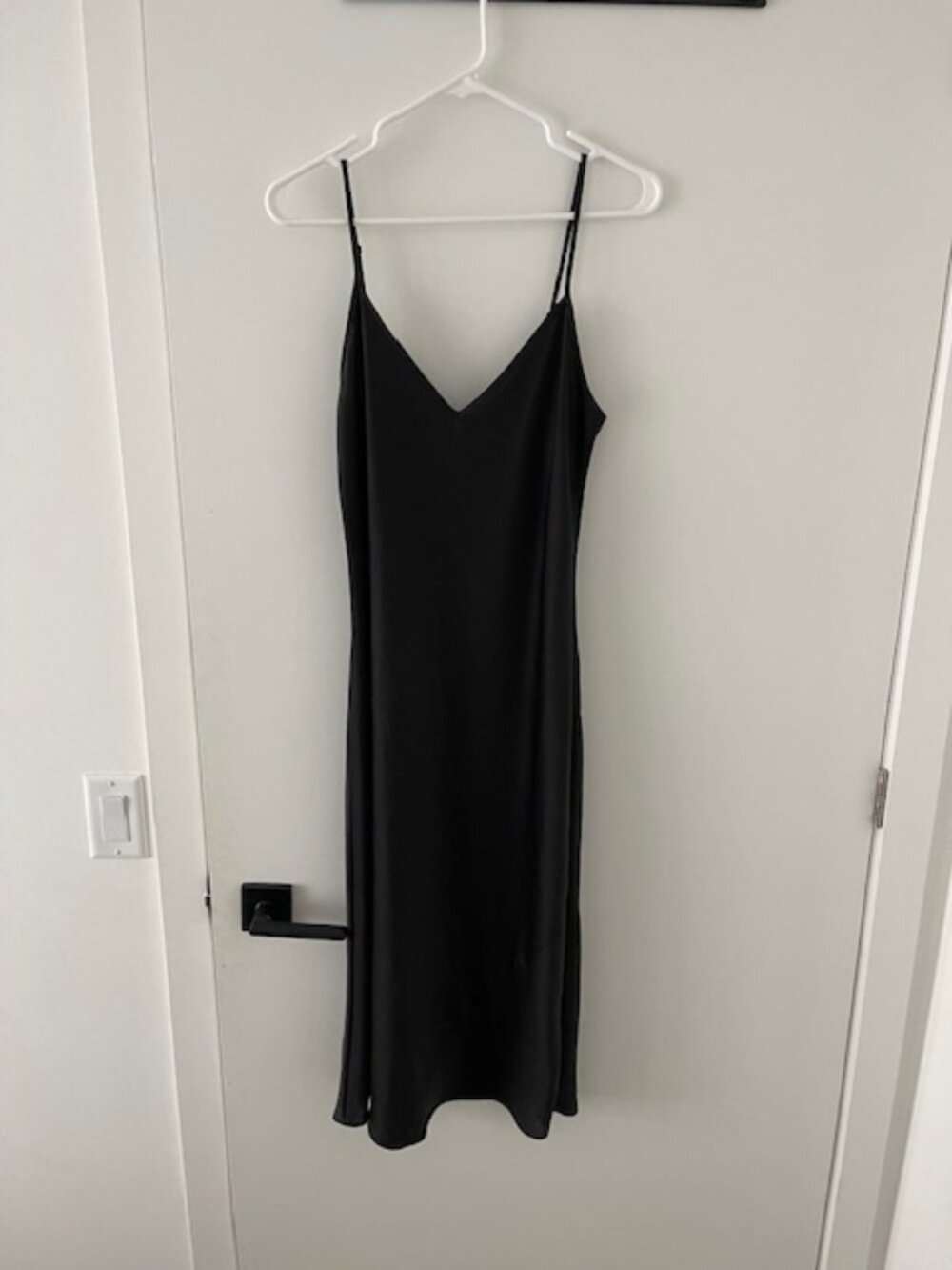 Aritzia Midi Slip - New with tags - black Medium
